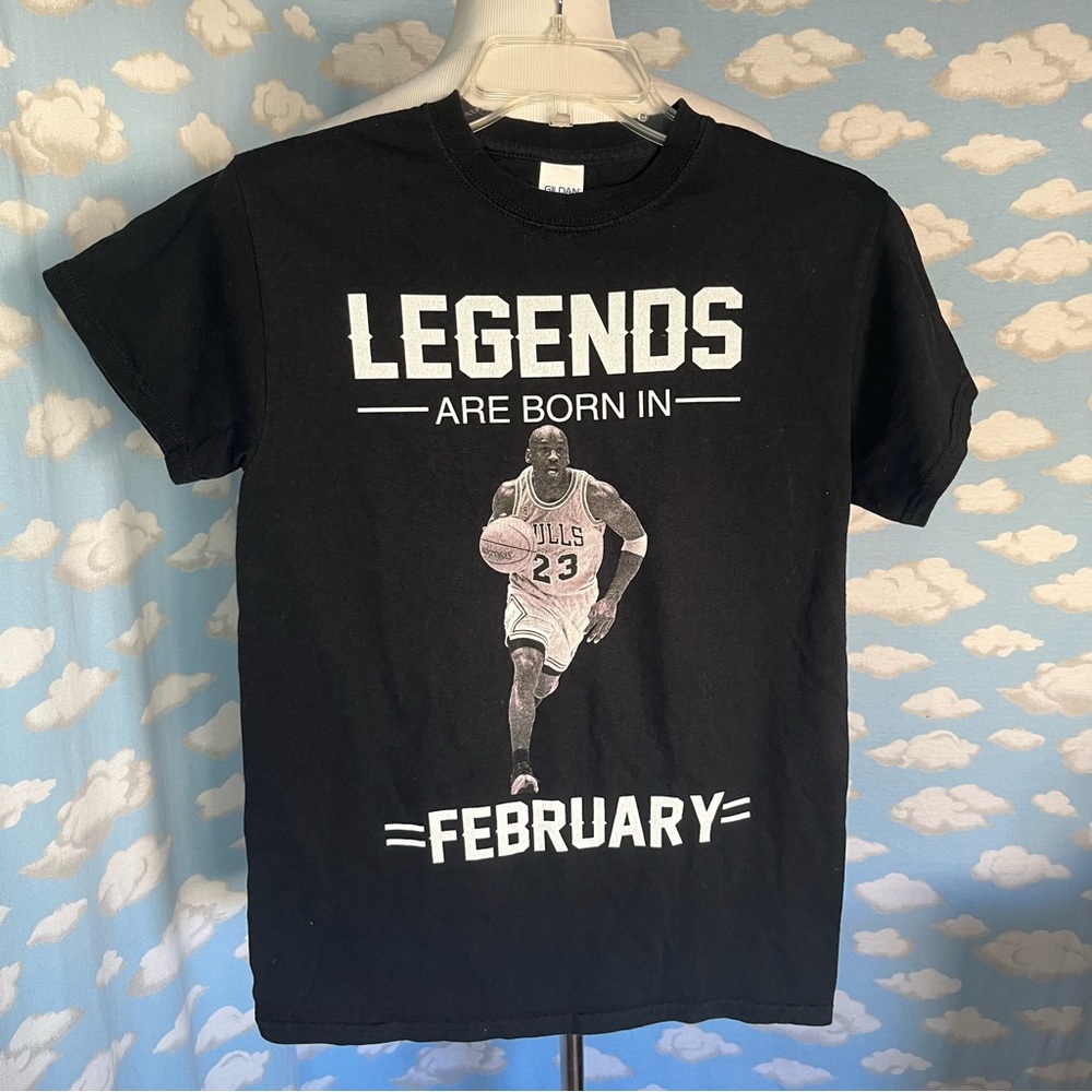 Michael Jordan “Legends Are Born In February” graphic t-shirt Black Size Small - Picture 1 of 4